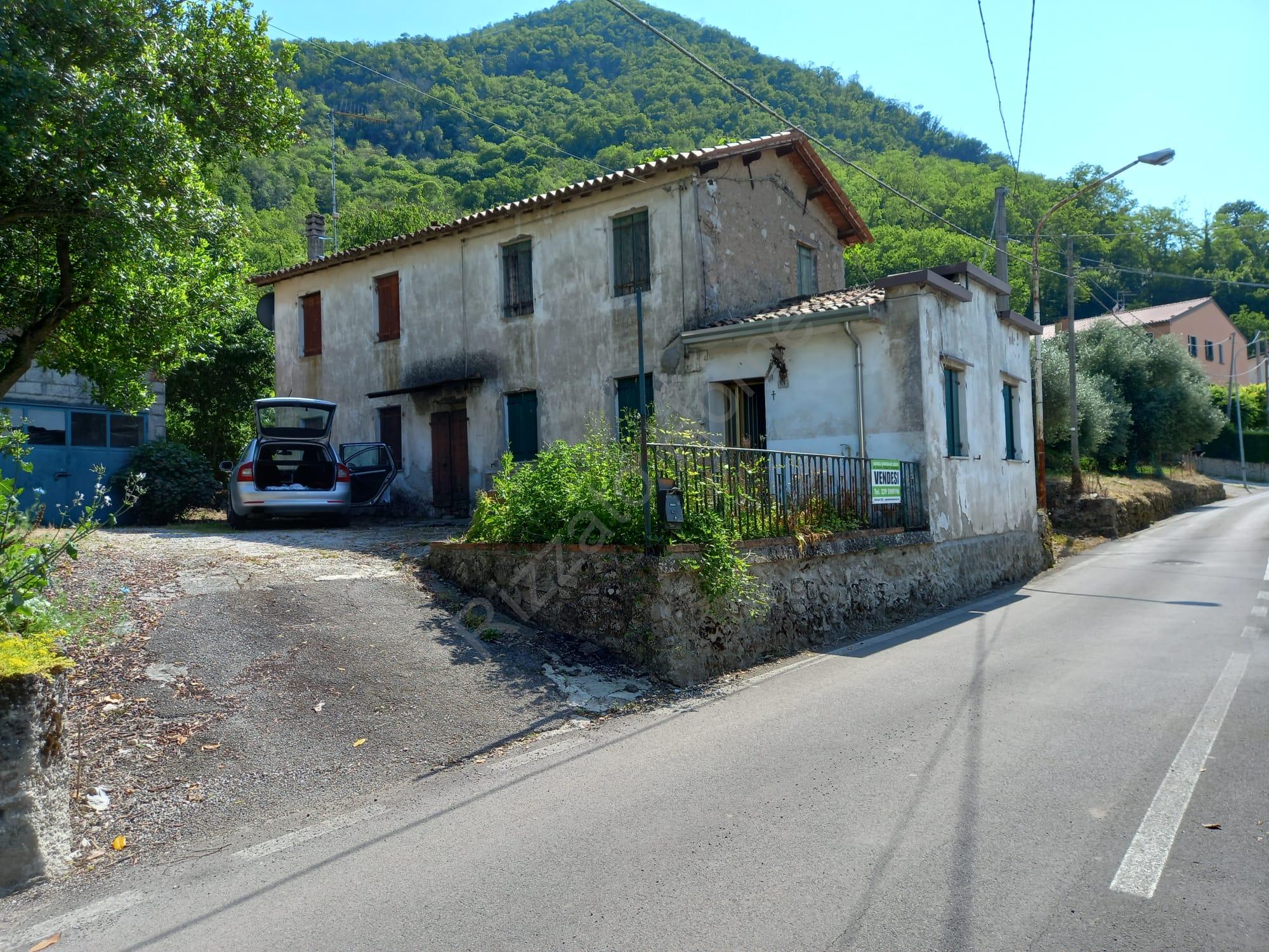 Rustico a Rovolon in Via San Giorgio (PD)