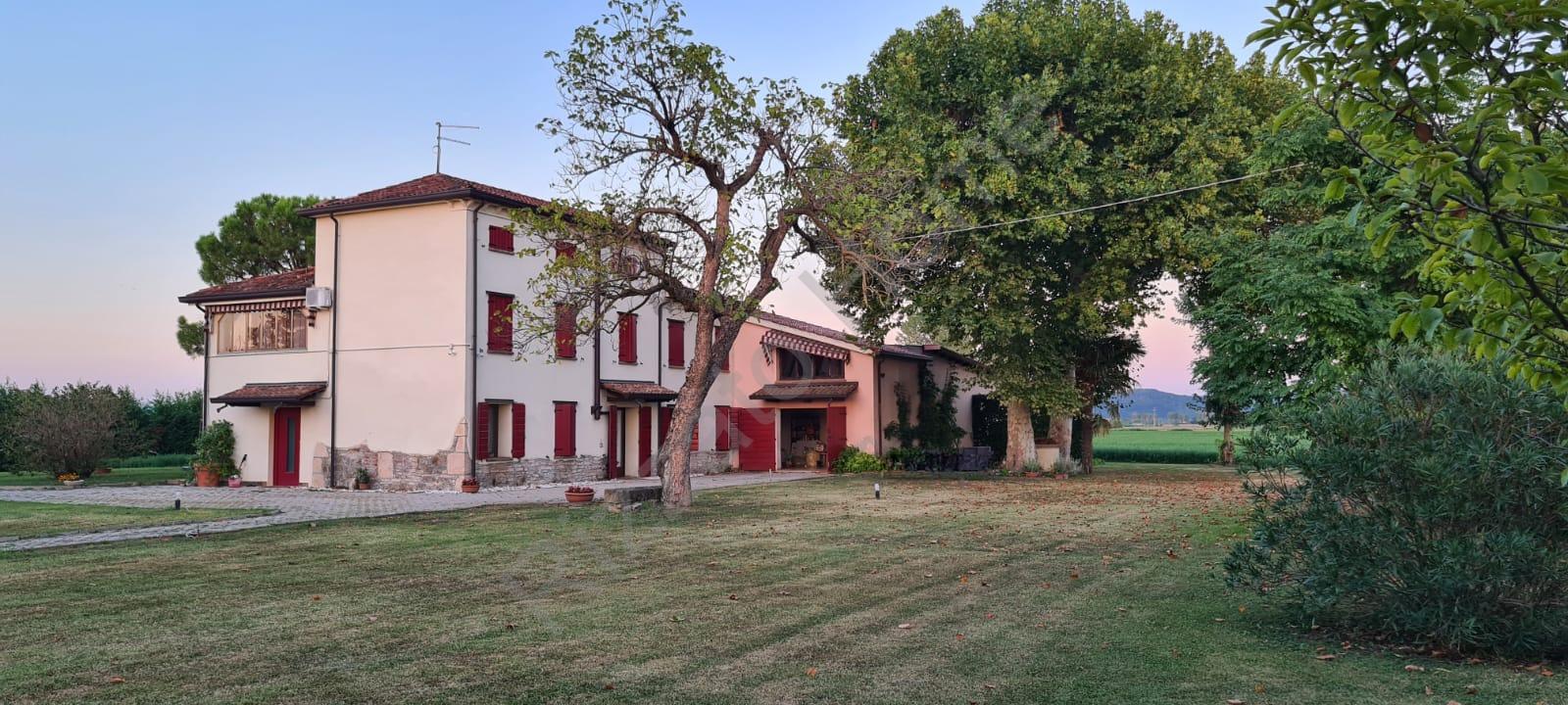 Villa indipendente con giardino a Bastia Rovolon (PD)